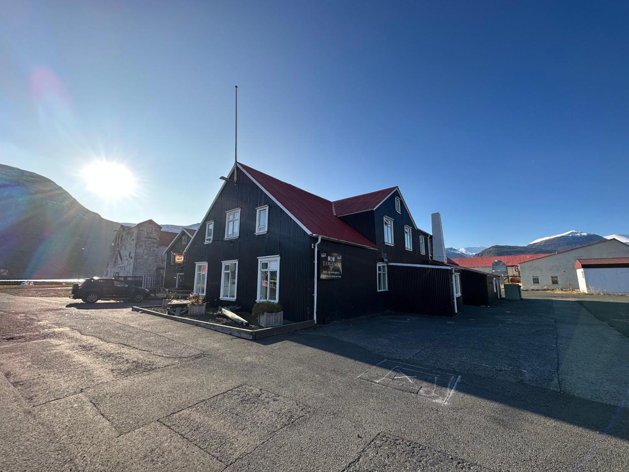 Taergesen Guesthouse Reydarfjordur 外观 照片